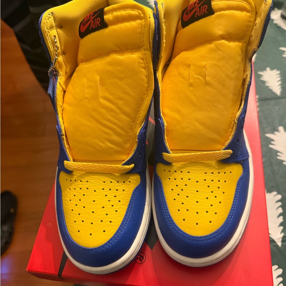 New Woman’s Nike Air Jordan 1 High OG Game Royal Varsity Maize